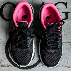 New Balance Tennis Shoes